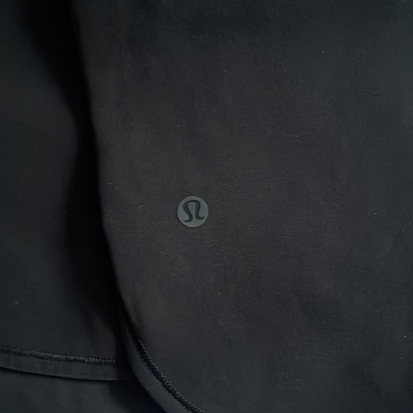 Lululemon - Picture 2 of 4